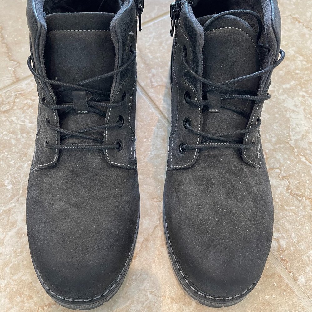 Boys boots